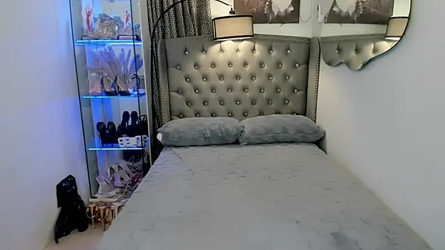 Snapshot of Lars_empress chatting on 12.17.25 Lars empress online show from 12.17.25