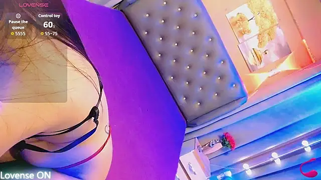 Snapshot of Andrea_Bryte chatting on 10.03.25 Andrea Bryte online show from 10.03.25