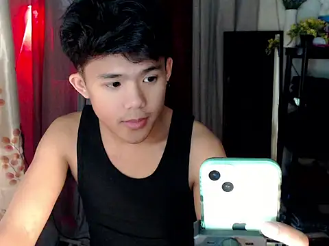 Snapshot of twink_asianbunny chatting on 09.23.25 twink asianbunny online show from 09.23.25