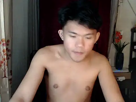 Snapshot of twink_asianbunny chatting on 10.22.25 twink asianbunny online show from 10.22.25