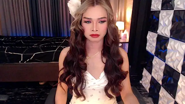 BigCockMaxineTS online show from 11.29.25