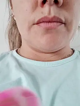 Snapshot of cameron_06 chatting on 11.11.25 cameron 06 online show from 11.11.25