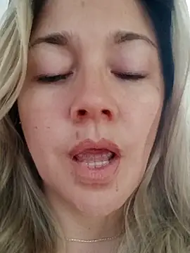 Snapshot of cameron_06 chatting on 11.29.25 cameron 06 online show from 11.29.25