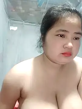 Snapshot of BigBoobs186 chatting on 10.15.25 BigBoobs186 online show from 10.15.25