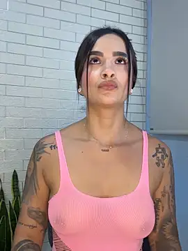 Snapshot of Im_Fernanda chatting on 09.23.25 Im Fernanda online show from 09.23.25