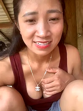 Snapshot of ThiHa003 chatting on 09.19.25 ThiHa003 online show from 09.19.25