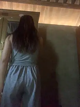 Snapshot of ThiHa003 chatting on 10.22.25 ThiHa003 online show from 10.22.25