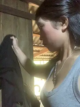 Snapshot of ThiHa003 chatting on 11.17.25 ThiHa003 online show from 11.17.25