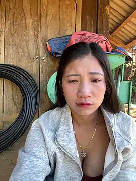 Snapshot of ThiHa003 chatting on 11.28.25 ThiHa003 online show from 11.28.25