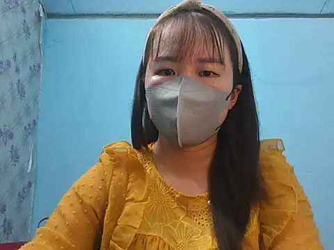 Snapshot of Hachi077 chatting on 09.17.25 Hachi077 online show from 09.17.25