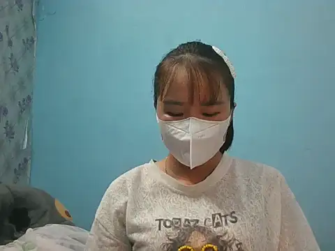 Snapshot of Hachi077 chatting on 09.20.25 Hachi077 online show from 09.20.25