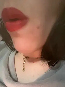 Mimisixo online show from 05.10.26
