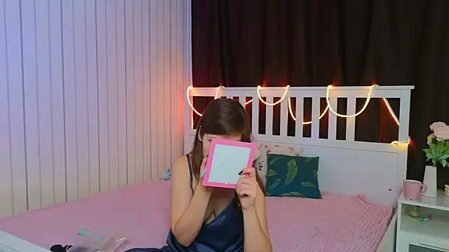 BeatrixCarIeton online show from 11.29.25