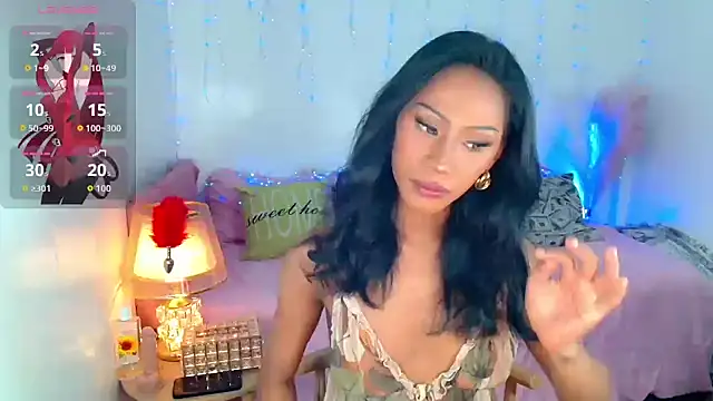 Snapshot of sassylatina chatting on 10.23.25 sassylatina online show from 10.23.25