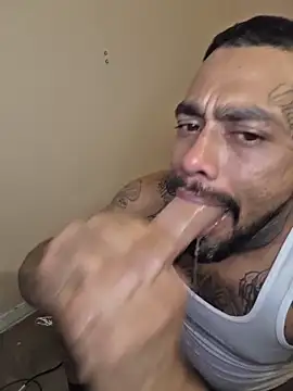 Snapshot of Cnutt310 chatting on 02.04.26 Cnutt310 online show from 02.04.26