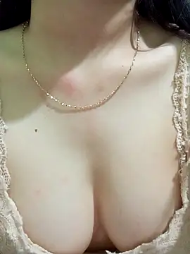 Snapshot of Mina-2468 chatting on 10.28.25 Mina-2468 online show from 10.28.25