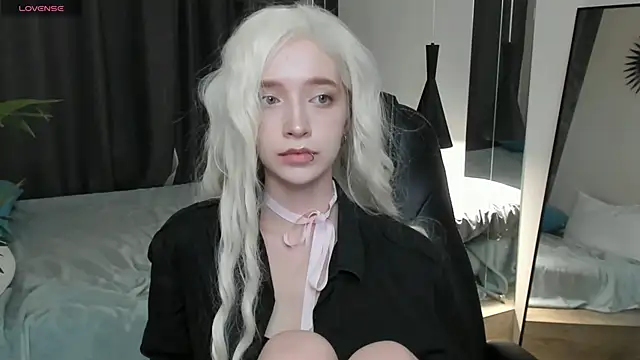 Snapshot of MelissaReis chatting on 09.15.25 MelissaReis online show from 09.15.25