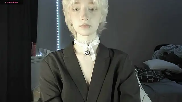 Snapshot of MelissaReis chatting on 12.04.25 MelissaReis online show from 12.04.25