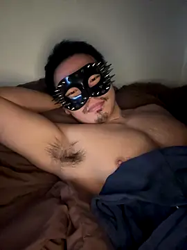 Snapshot of meme_n chatting on 11.05.25 meme n online show from 11.05.25