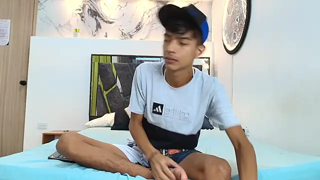 PRETTY SEX1 online show from 09.18.25