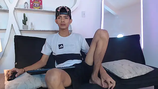 PRETTY SEX1 online show from 10.20.25