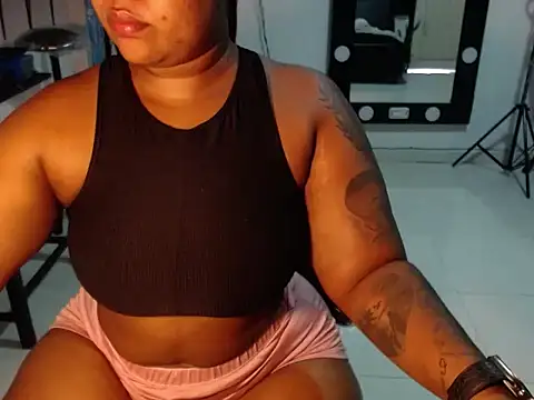 Snapshot of Sam_Blue chatting on 02.08.26 Sam Blue online show from 02.08.26