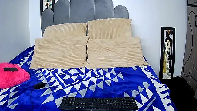 Snapshot of CharlotteXXX chatting on 11.16.25 CharlotteXXX online show from 11.16.25