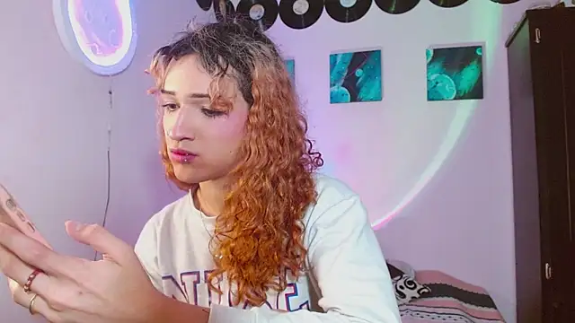 Snapshot of meghan_devil_ chatting on 11.20.25 meghan devil online show from 11.20.25