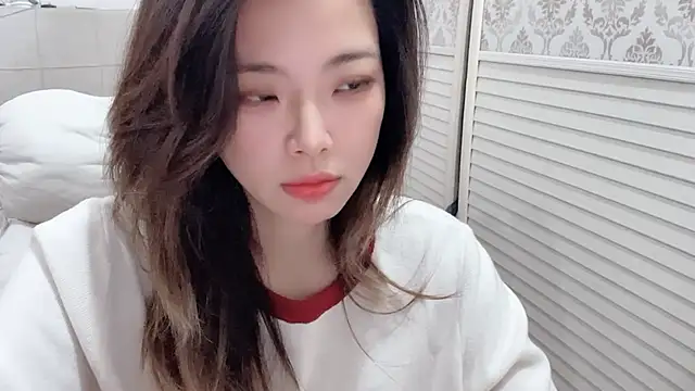 Holiland online show from 12.16.25