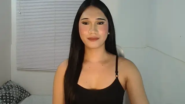 Snapshot of Leighs_Celine chatting on 02.06.26 Leighs Celine online show from 02.06.26