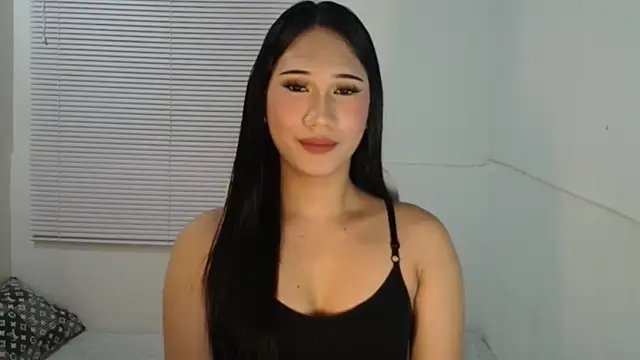 Snapshot of Leighs_Celine chatting on 02.08.26 Leighs Celine online show from 02.08.26