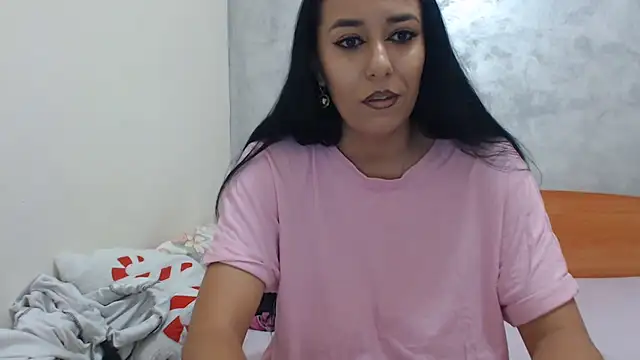 Snapshot of Maryem637048 chatting on 06.03.26 Maryem637048 online show from 06.03.26