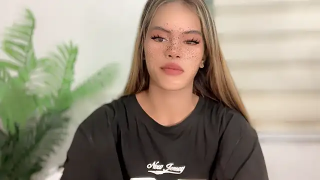 Snapshot of serpenthena_goddess chatting on 10.27.25 serpenthena goddess online show from 10.27.25