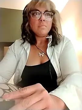 Snapshot of goddess4urfetish chatting on 03.15.26 goddess4urfetish online show from 03.15.26