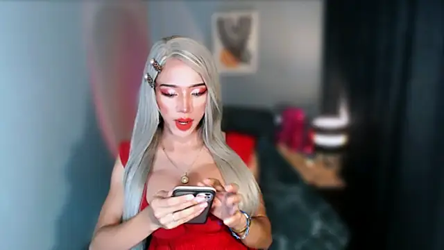 Snapshot of AiraCumSlut chatting on 05.15.26 AiraCumSlut online show from 05.15.26