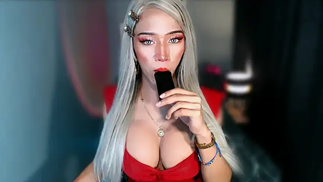 Snapshot of AiraCumSlut chatting on 05.15.26 AiraCumSlut online show from 05.15.26