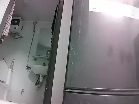 Snapshot of -Luxury chatting on 12.20.25 -Luxury online show from 12.20.25