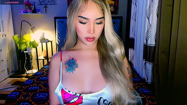 Snapshot of Franchesca_Trans chatting on 11.16.25 Franchesca Trans online show from 11.16.25