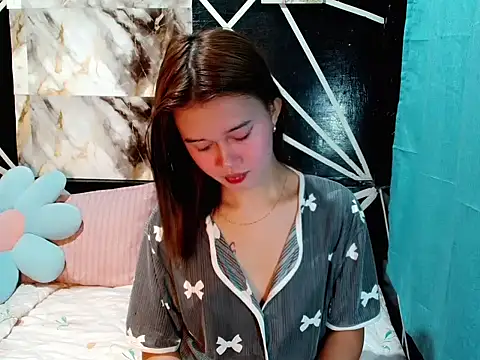 urgirl mikah online show from 12.19.25