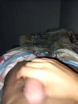 Snapshot of amin20cm chatting on 10.29.25 amin20cm online show from 10.29.25