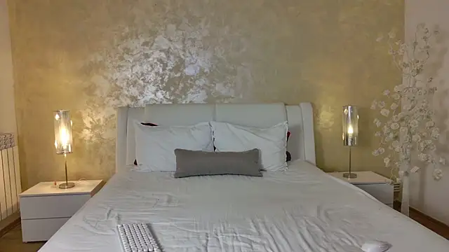 LexiRussell online show from 04.16.26