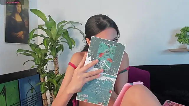 Britney Rose online show from 09.17.25