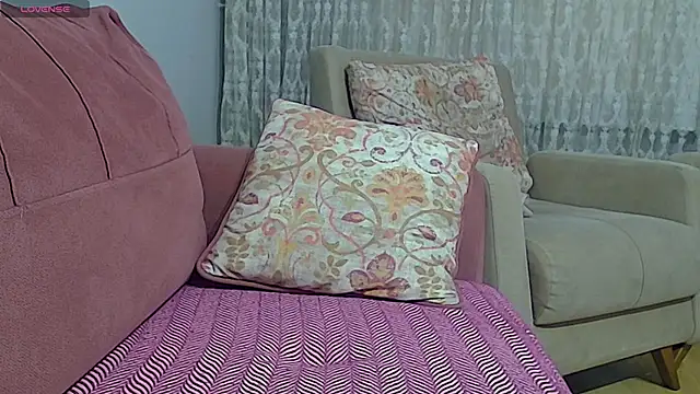 true2 couple online show from 11.30.25