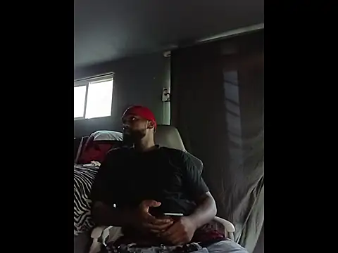 Snapshot of EbonyKing69 chatting on 10.24.25 EbonyKing69 online show from 10.24.25