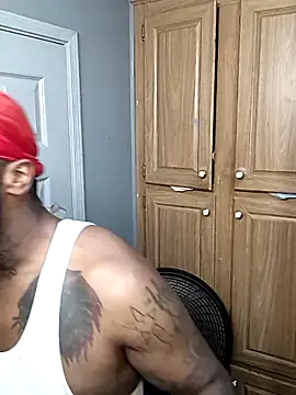 Snapshot of EbonyKing69 chatting on 11.10.25 EbonyKing69 online show from 11.10.25