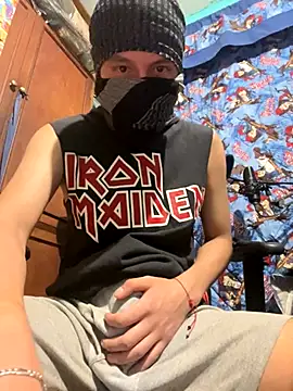 Snapshot of Skinny_Longhair chatting on 09.28.25 Skinny Longhair online show from 09.28.25