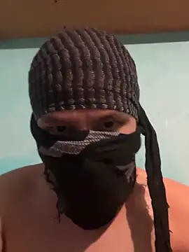 Snapshot of Skinny_Longhair chatting on 10.13.25 Skinny Longhair online show from 10.13.25