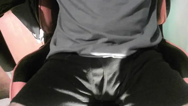 Snapshot of Skinny_Longhair chatting on 01.15.26 Skinny Longhair online show from 01.15.26