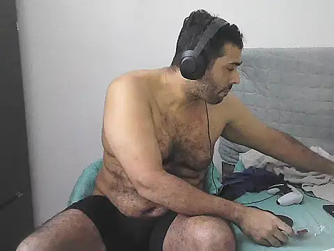 Snapshot of morenocabro10 chatting on 04.21.26 morenocabro10 online show from 04.21.26