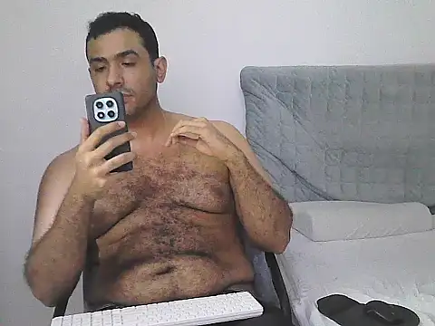 Snapshot of morenocabro10 chatting on 05.29.26 morenocabro10 online show from 05.29.26